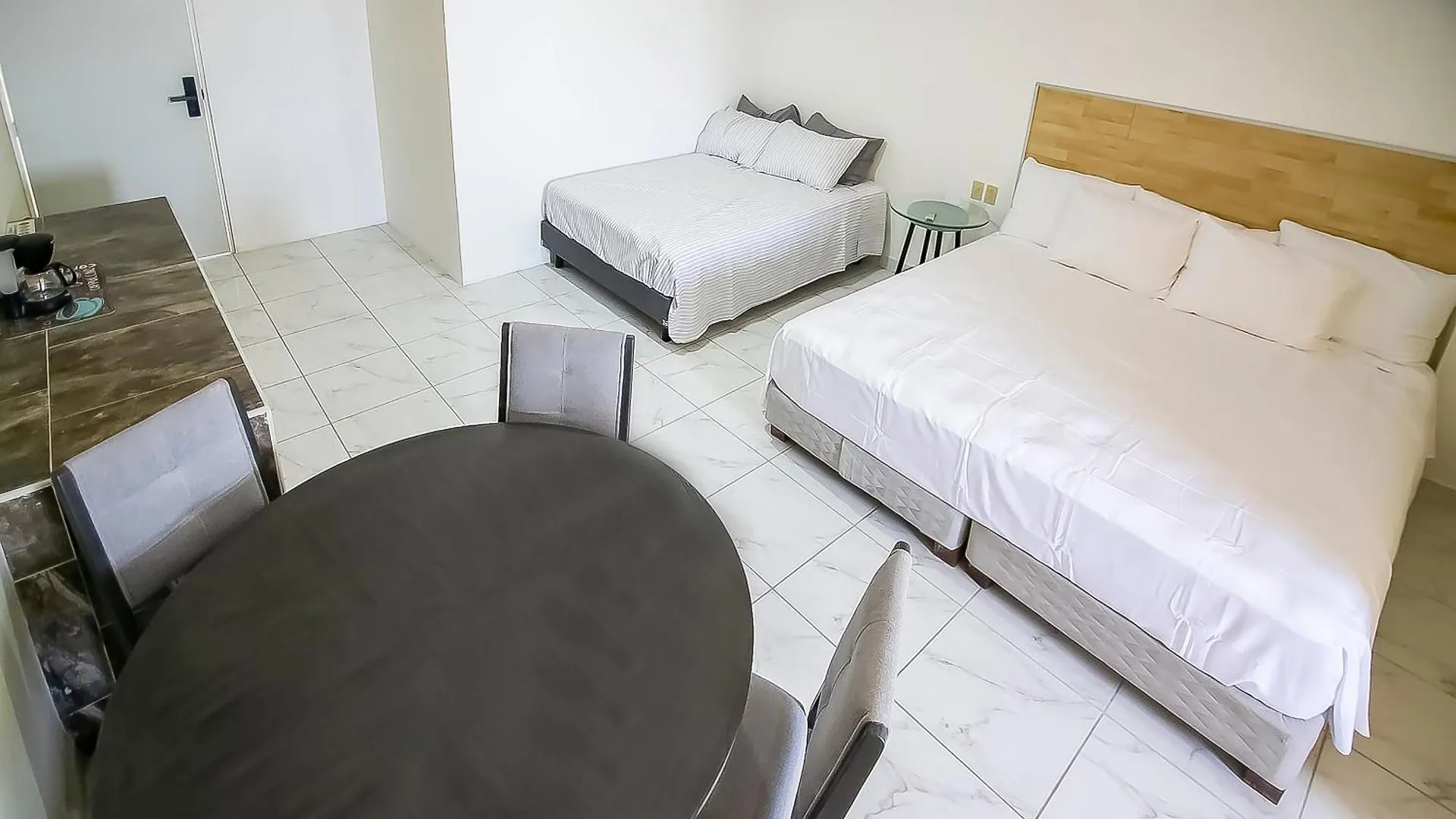 Oyo Hotel Plaza Las Torres, Cabo San Lucas