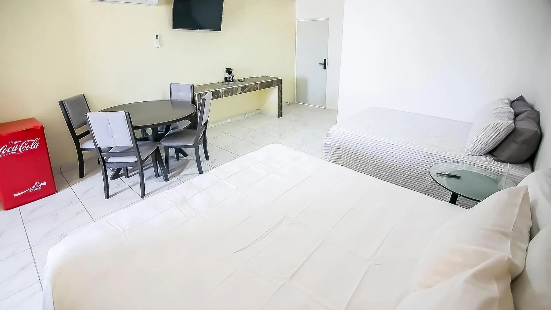 OYO Hotel Plaza Las Torres, Cabo San Lucas