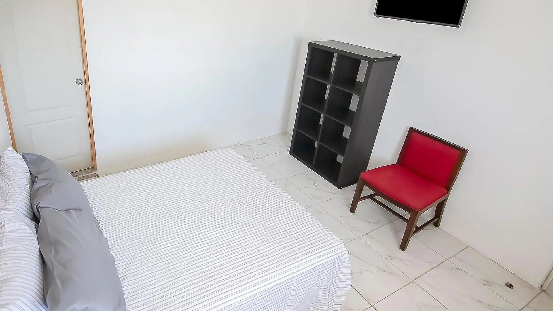 OYO Hotel Plaza Las Torres, Cabo San Lucas