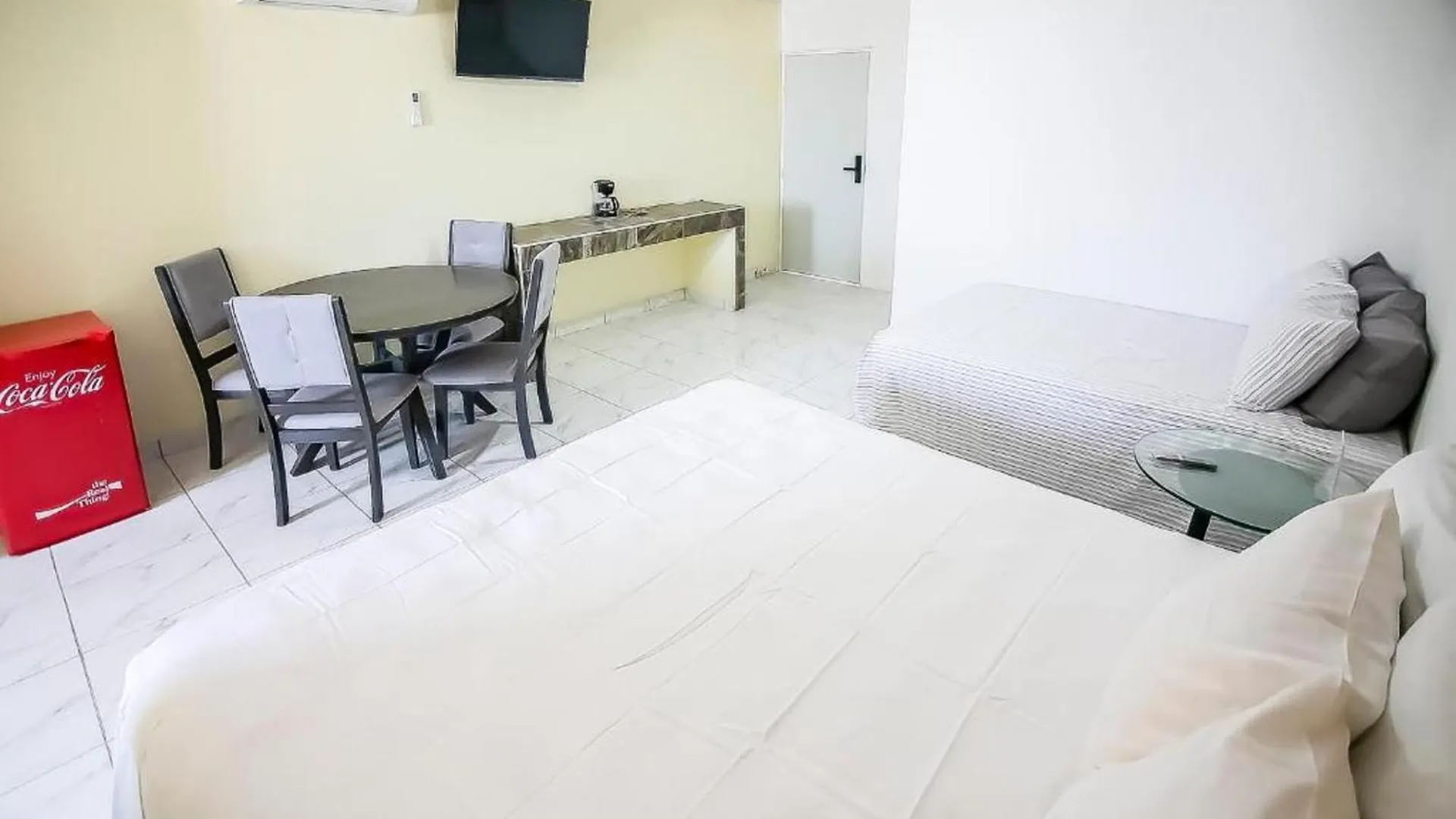 OYO Hotel Plaza Las Torres, Cabo San Lucas